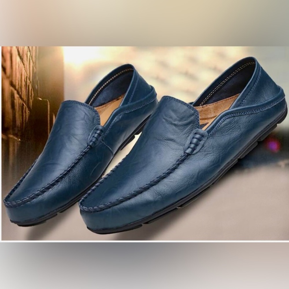 💥Go Tour Navy Leather Loafers💥 NWOT